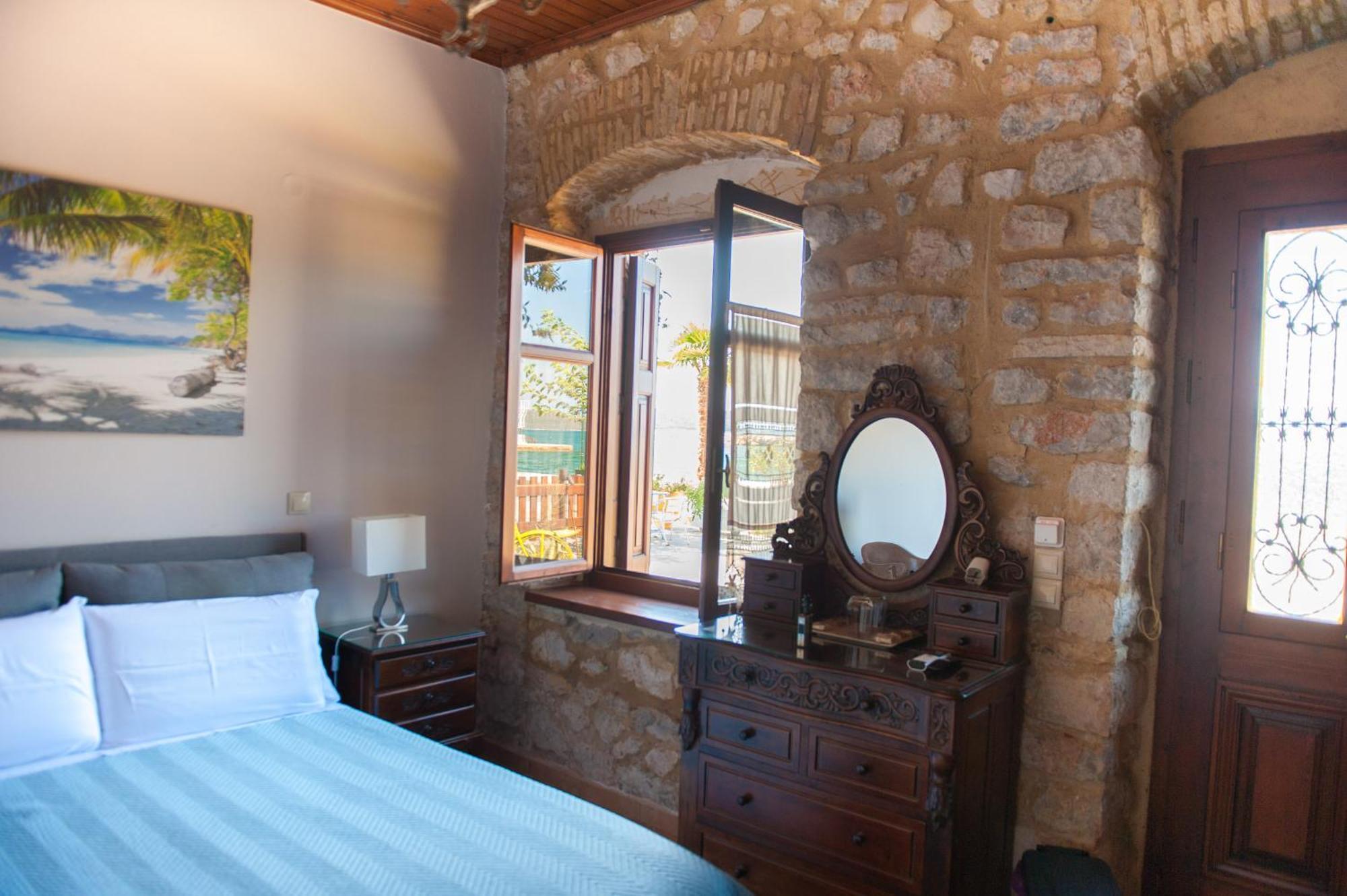 Seafront Stone Suites Vonitsa Luaran gambar